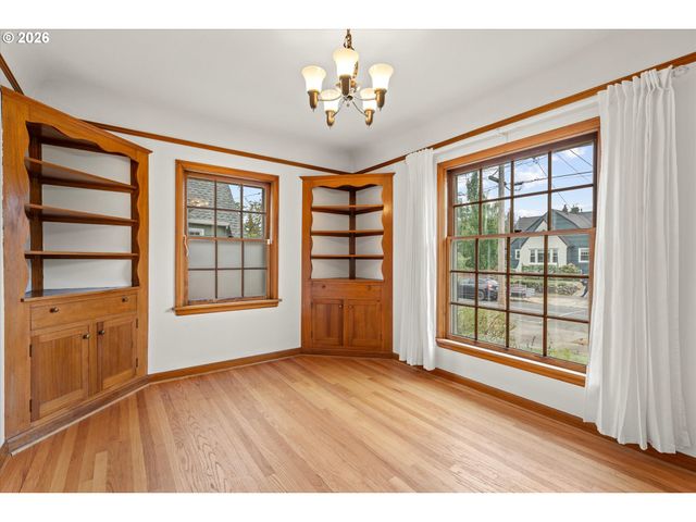 1924 Ne 58TH Ave, Portland, OR 97213