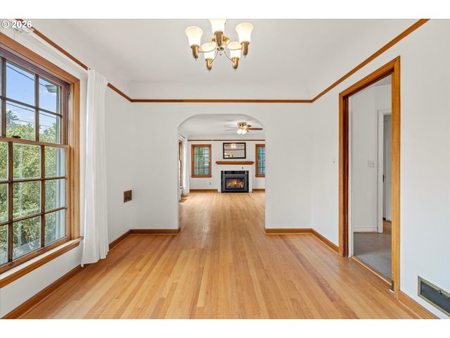 1924 Ne 58TH Ave, Portland, OR 97213