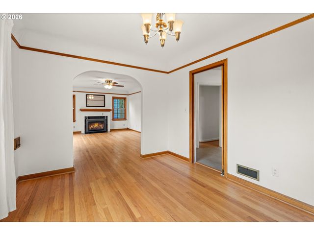 1924 Ne 58TH Ave, Portland, OR 97213