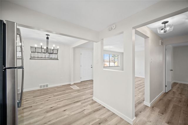 2025 Ohio Ave, West Mifflin, PA 15122