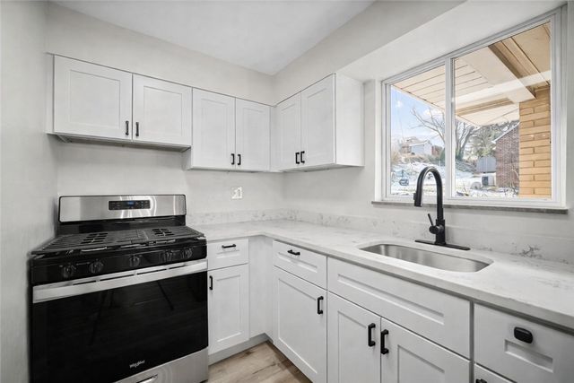 2025 Ohio Ave, West Mifflin, PA 15122