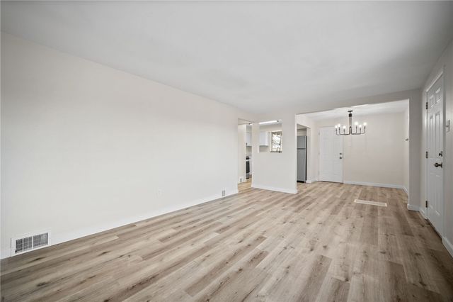 2025 Ohio Ave, West Mifflin, PA 15122