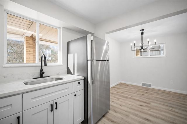 2025 Ohio Ave, West Mifflin, PA 15122