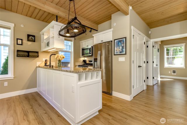 30914 6th Lane SW, Federal Way, WA 98023