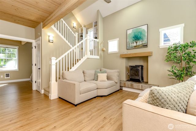 30914 6th Lane SW, Federal Way, WA 98023