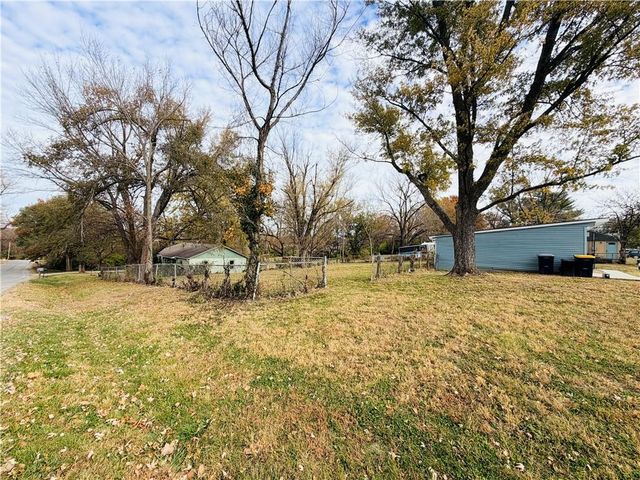 6800 E 58th Street, Kansas City, MO 64129