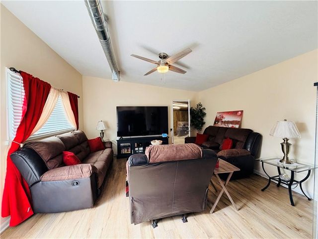 6800 E 58th Street, Kansas City, MO 64129