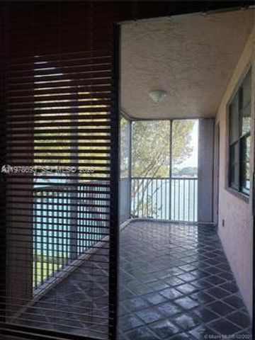 20860 San Simeon Way 404-6, Miami, FL 33179