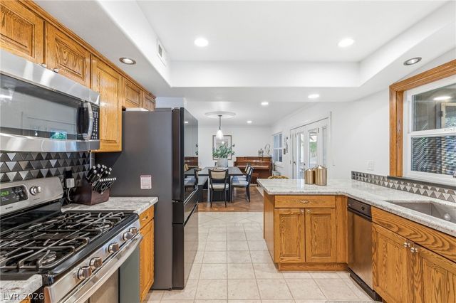 6562 Barbary Circle, Las Vegas, NV 89103