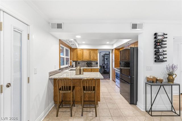 6562 Barbary Circle, Las Vegas, NV 89103