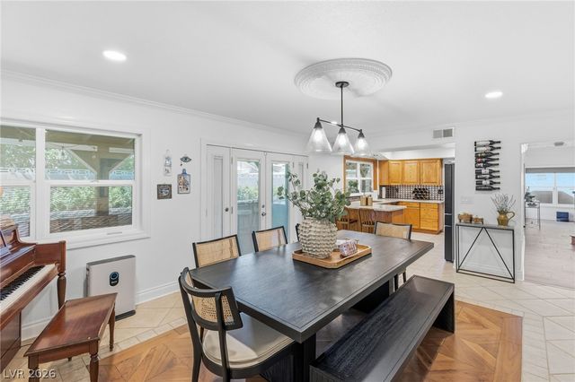 6562 Barbary Circle, Las Vegas, NV 89103