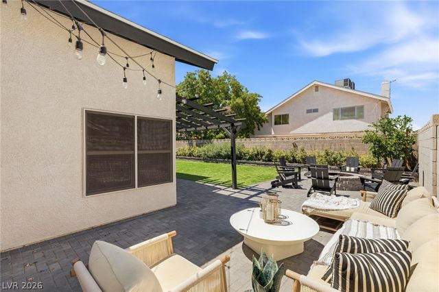 6562 Barbary Circle, Las Vegas, NV 89103