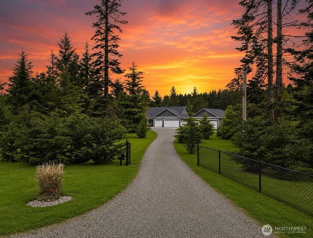 8406 James Road SW, Rochester, WA 98579