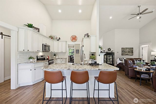 8406 James Road SW, Rochester, WA 98579