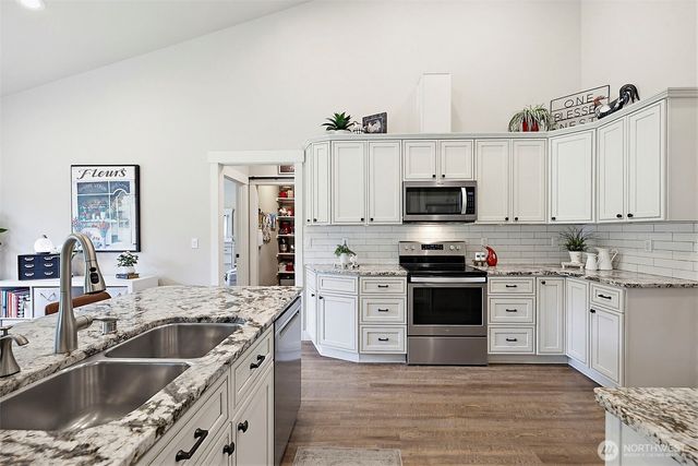 8406 James Road SW, Rochester, WA 98579