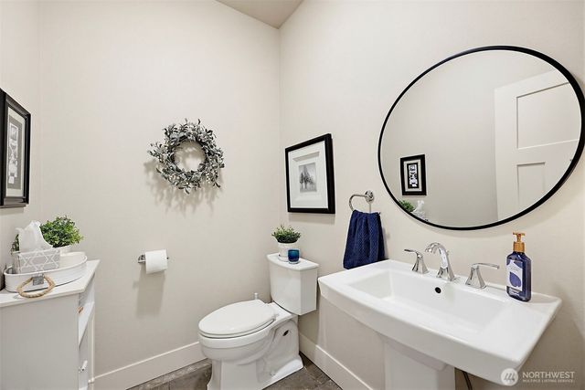 8406 James Road SW, Rochester, WA 98579