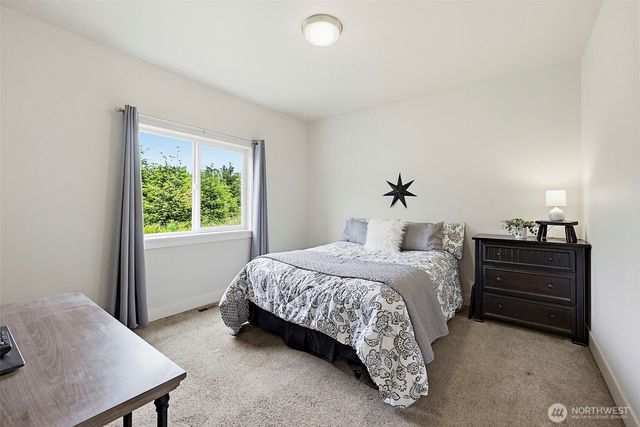 8406 James Road SW, Rochester, WA 98579