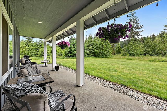 8406 James Road SW, Rochester, WA 98579