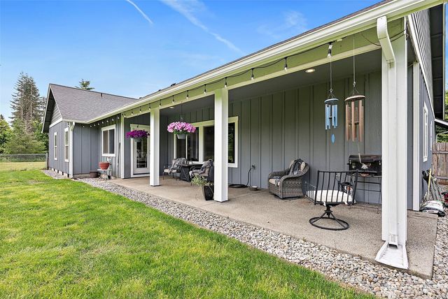 8406 James Road SW, Rochester, WA 98579