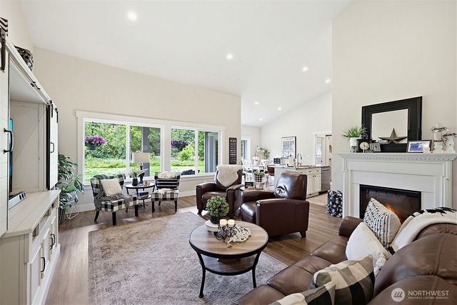 8406 James Road SW, Rochester, WA 98579