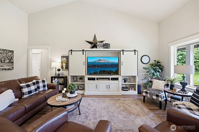 8406 James Road SW, Rochester, WA 98579