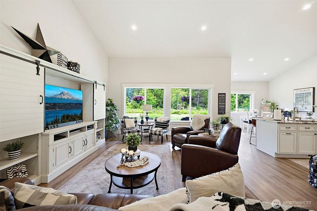 8406 James Road SW, Rochester, WA 98579