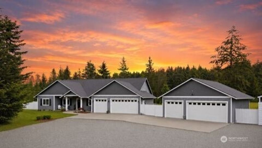 8406 James Road SW, Rochester, WA 98579