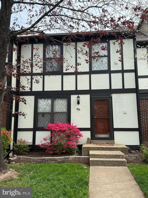 265 CHELMSFORD CT, Sterling, VA 20165