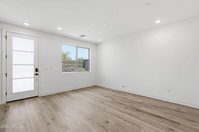 2121 W SONORAN DESERT Drive 159, Phoenix, AZ 85085