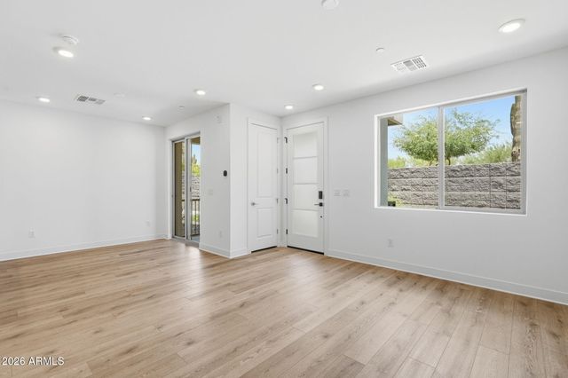 2121 W SONORAN DESERT Drive 159, Phoenix, AZ 85085
