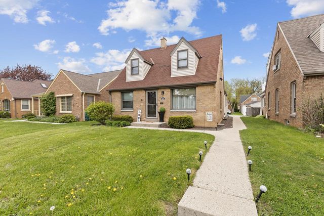 3334 Lakefield DRIVE, Milwaukee, WI 53215