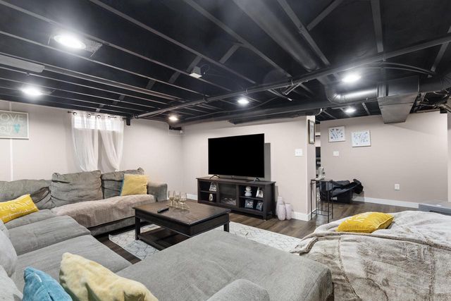 3334 Lakefield DRIVE, Milwaukee, WI 53215