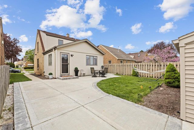 3334 Lakefield DRIVE, Milwaukee, WI 53215