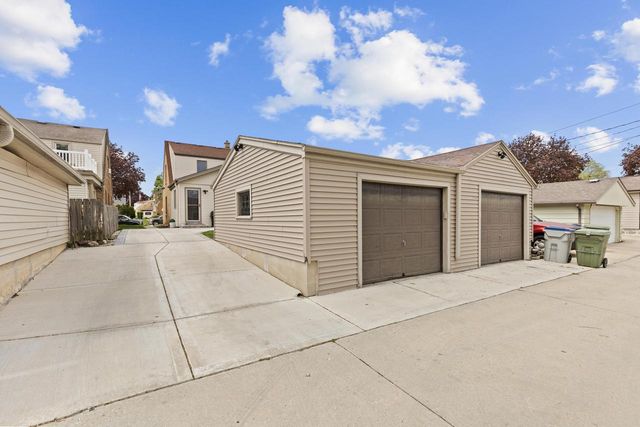 3334 Lakefield DRIVE, Milwaukee, WI 53215