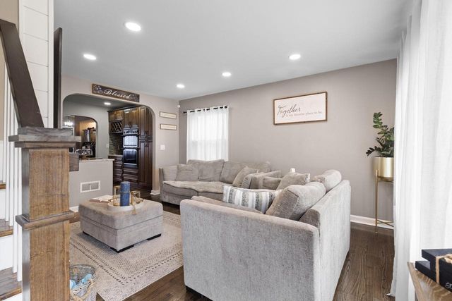 3334 Lakefield DRIVE, Milwaukee, WI 53215