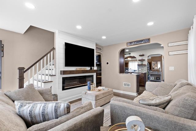 3334 Lakefield DRIVE, Milwaukee, WI 53215