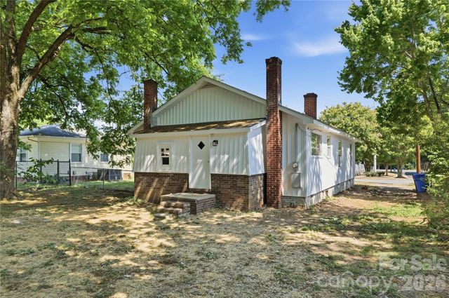 92 Spencer Avenue, Mooresville, NC 28115