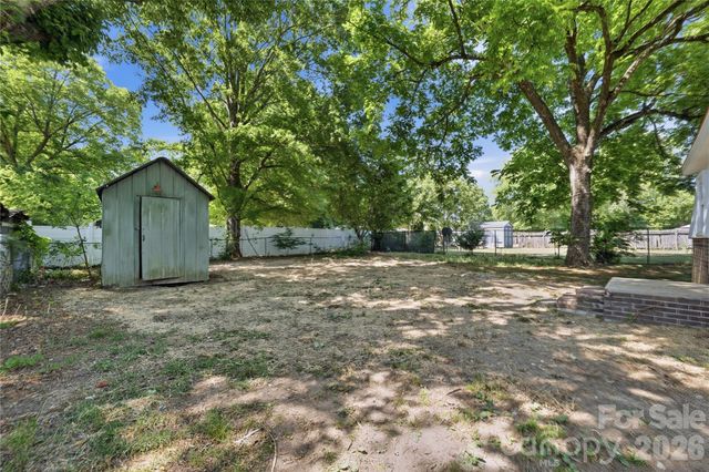 92 Spencer Avenue, Mooresville, NC 28115