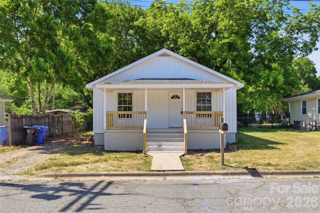 92 Spencer Avenue, Mooresville, NC 28115