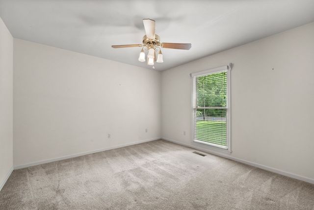227 Crossbow Ct, Hopkinsville, KY 42240