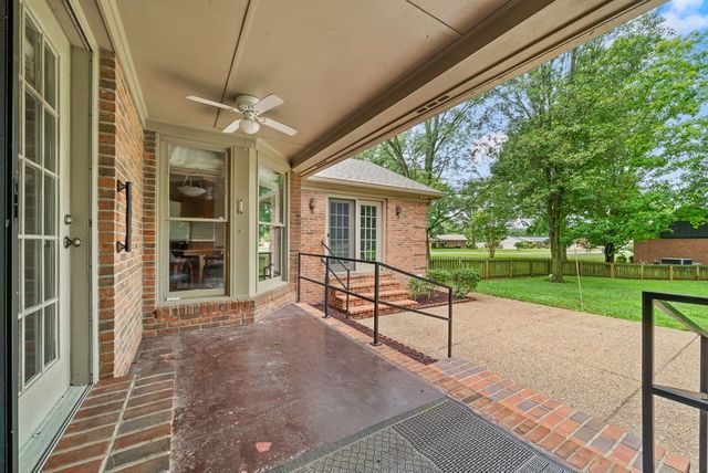 227 Crossbow Ct, Hopkinsville, KY 42240