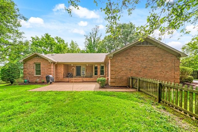 227 Crossbow Ct, Hopkinsville, KY 42240
