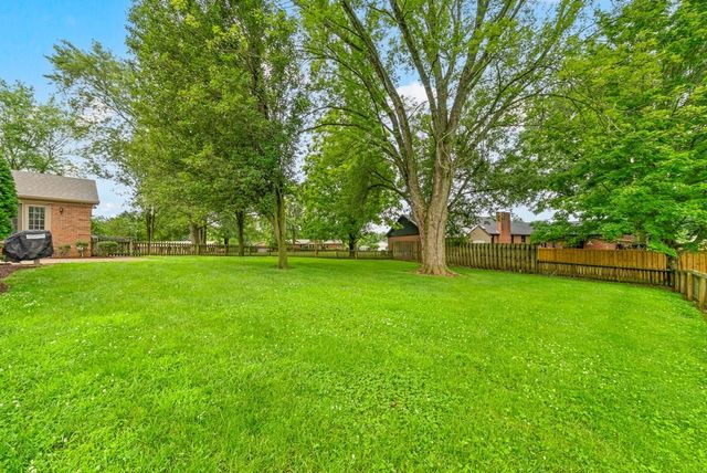 227 Crossbow Ct, Hopkinsville, KY 42240