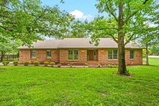 227 Crossbow Ct, Hopkinsville, KY 42240