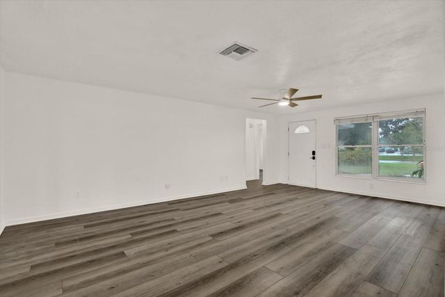 5995 BLOSSOM LAKE DRIVE, Seminole, FL 33772