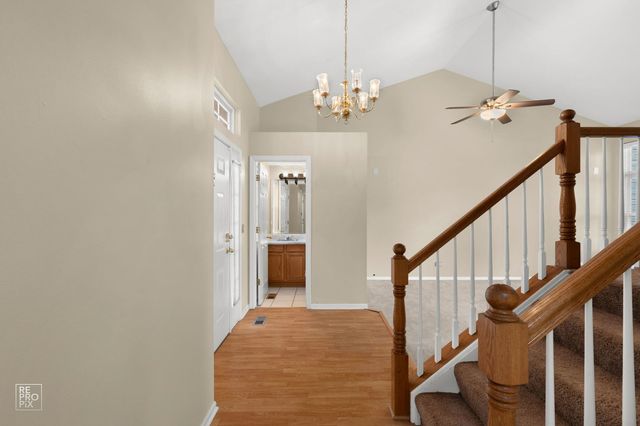 2041 Clarewood Lane 2041, Mundelein, IL 60060