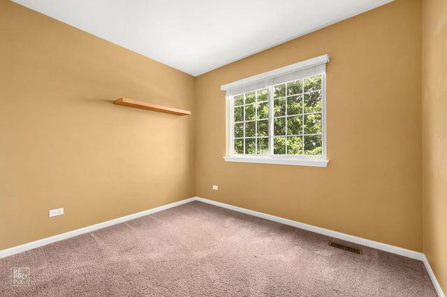 2041 Clarewood Lane 2041, Mundelein, IL 60060