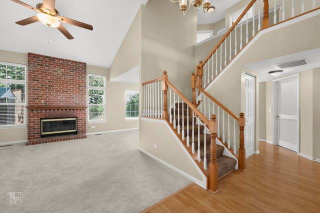 2041 Clarewood Lane 2041, Mundelein, IL 60060