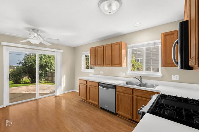 2041 Clarewood Lane 2041, Mundelein, IL 60060