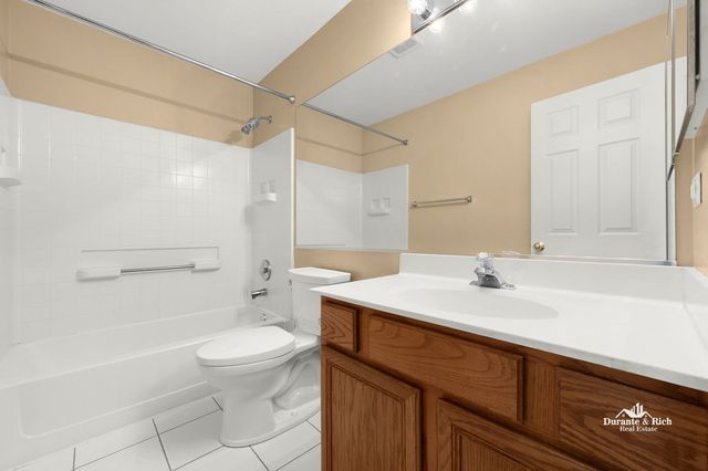 2041 Clarewood Lane 2041, Mundelein, IL 60060